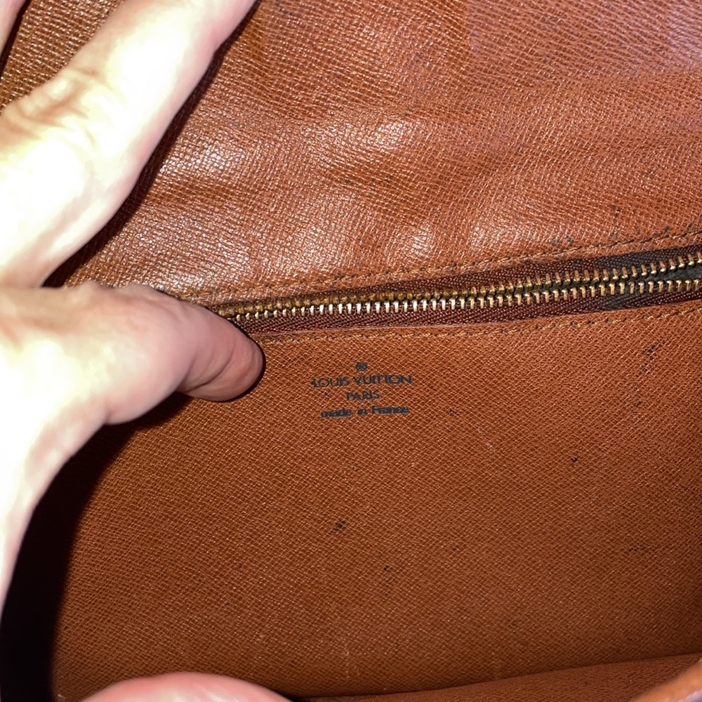 Louis Vuitton Bordeaux Clutch - Picture 5 of 7